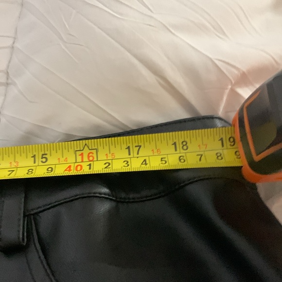 Black Faux Leather Skirt - made by Mango sz XL - Picture 8 of 9